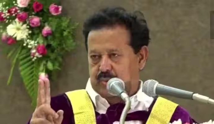 Tamilnadu: उच्च शिक्षा मंत्री के. पोनमुडी के परिसरों पर ईडी की छापेमारी, 70 लाख रुपए हुए बरामद