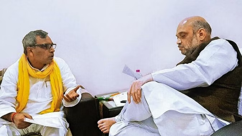 हाजीपुर सीट से थोड़ी देर में नामांकन करेंगे चिराग, चाचा पारस के आने पर सस्पेंस बरक़रार