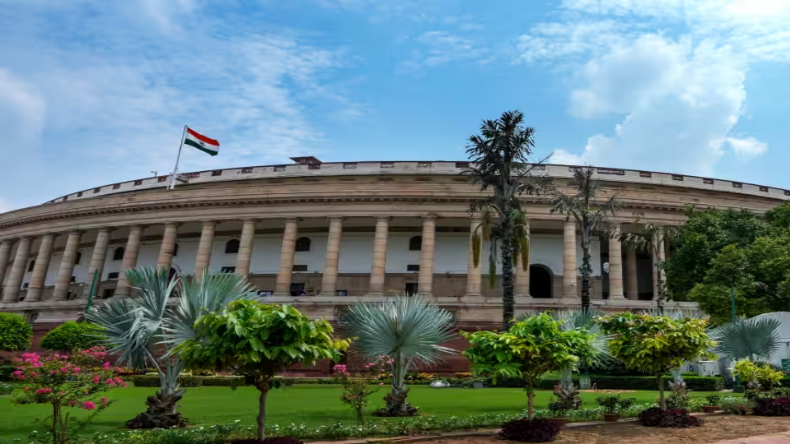 लोकसभा की कार्यवाही दोपहर 2 बजे तक के लिए स्थगित