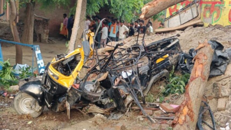 दिवाली पर पुलिस को मिली बड़ी सफलता, 80 किलो चांदी और 14 लाख की नगदी जब्त