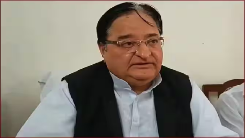 Uttarakhand UCC: उत्तराखंड में यूनिफॉर्म सिविल कोड जल्द लागू करने की तैयारी, विशेष सत्र बुलाने में जुटी सरकार
