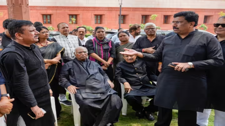MANIPUR : ‘INDIA’ के 16 दलों से 21 सांसद मणिपुर का करेंगे दौरा