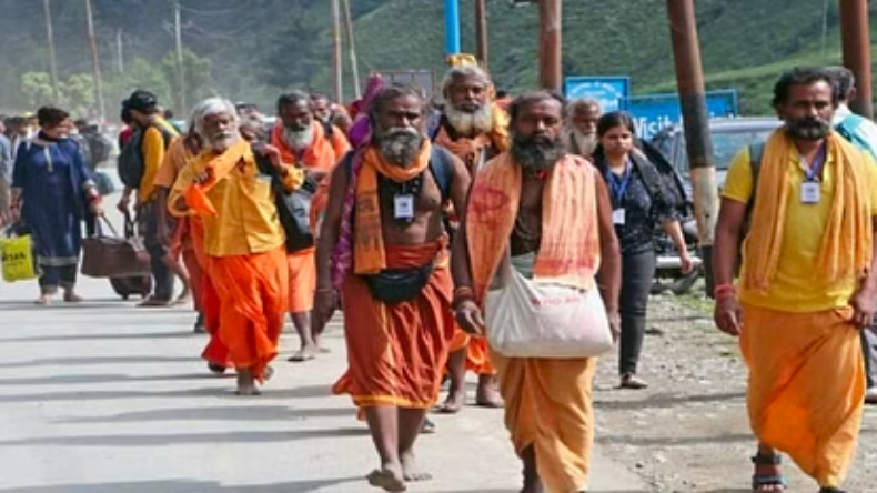 अमरनाथ यात्रा: दर्शन के लिए नया जत्था रवाना, जम्मू के बेस कैंप से 1200 से अधिक तीर्थयात्री बढ़े आगे