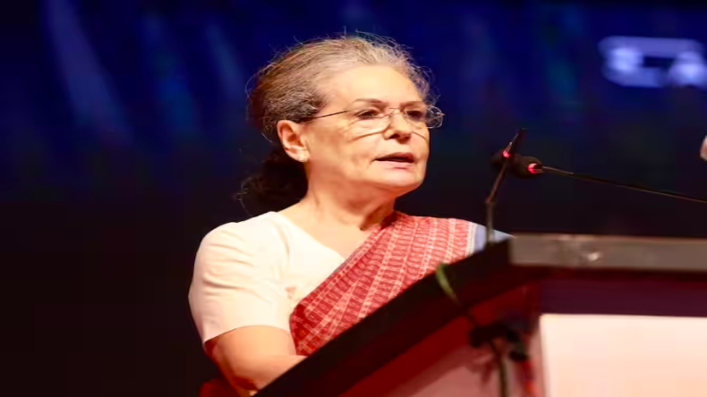 विपक्षी बैठक में शामिल होने के लिए नेताओं का बेंगलुरु पहुंचना शुरु, आज रात डिनर होस्ट करेंगी सोनिया गांधी