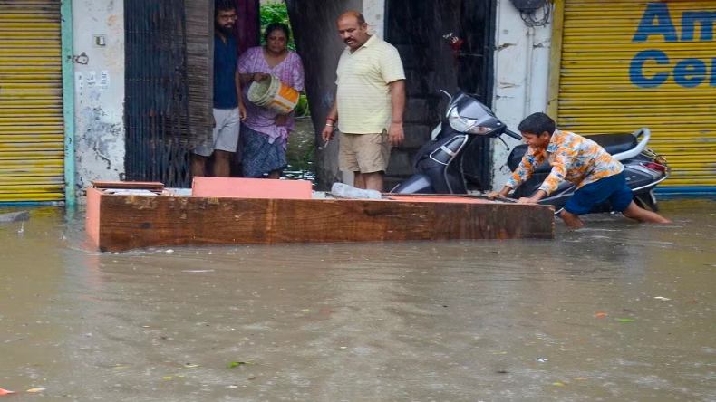 दिल्ली: यमुना डेंजर मार्क के पार! UP-राजस्थान में भारी बारिश का अलर्ट, जानें मौसम का हाल