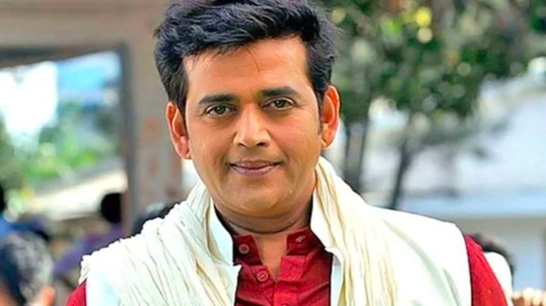 बाबा गोरखनाथ का रुद्राभिषेक करके रवि किशन ने भरा पर्चा, पत्नी भी रहीं मौजूद