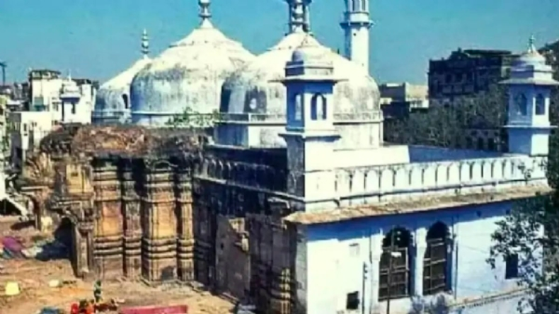 पल्लवी पटेल ने किया स्वामी प्रसाद का समर्थन, कहा पीछे रह जाएंगे मंदिर