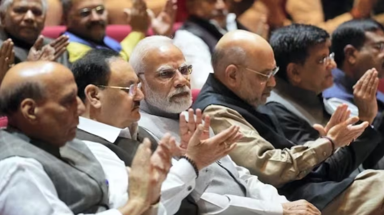 विपक्ष का ऐलान, मणिपुर हिंसा मामले को लेकर संसद में पहने काले कपड़े, जानिए पूरी रणनीति