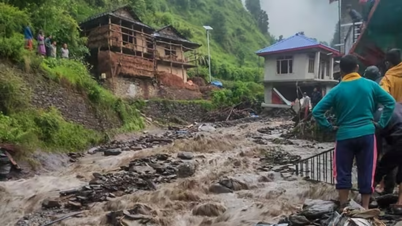 Weather News: फरवरी सबसे गर्म दिन रहा 18 फरवरी, दिल्ली की हवा हुई जहरीली, 19 को बारिश के आसार