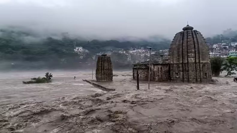 Himachal Weather: हिमाचल में बारिश ने बढ़ाई मुश्किलें, पर्यटन हुआ ठप्प
