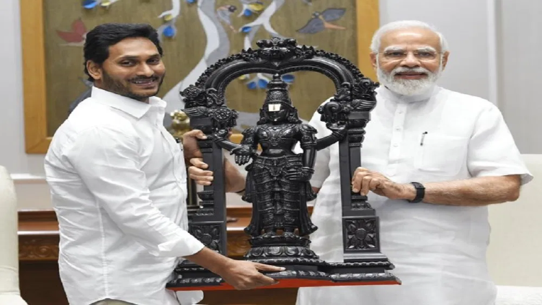 Ambati rayudu: सियासी मैदान में उतरे अंबाती रायडू, सीएम जगन मोहन रेड्डी की पार्टी का दामन थामा