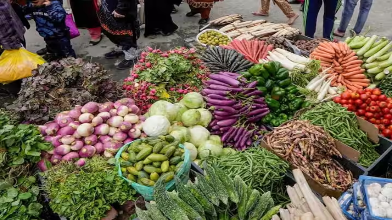 ग्राहकों को नहीं मिल रही मंहगाई से राहत, रिजर्व बैंक ने दिया जवाब