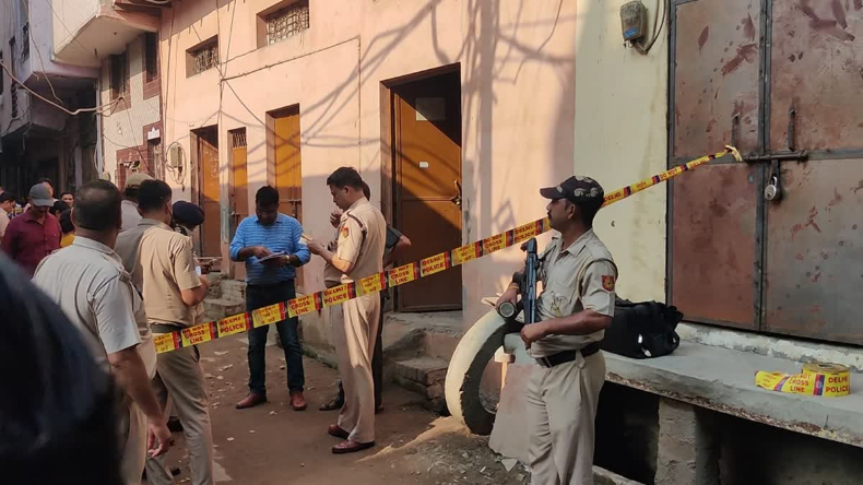 Delhi Train Accident: जखीरा फ्लाईओवर के पास भीषड़ ट्रेन हादसा, 8 बोगियां उतरीं पटरी से; रेस्क्यू अभियान जारी