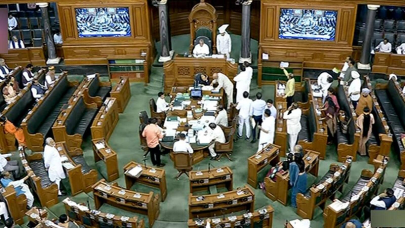 Parliament Monsoon Session: सरकार ने एक छुरा पीठ में और दूसरा छाती में मारा, मिडिल क्लास का दर्द बयां कर बोले राहुल गांधी