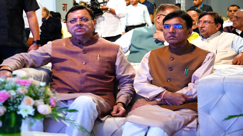 CM Dhami Delhi Visit: सीएम धामी ने केंद्रीय मंत्री गडकरी से की मुलाकात, कई मुद्दों को लेकर हुई चर्चा