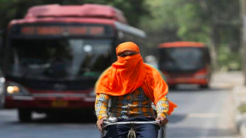 UP Weather: UP में आज से बदलेंगे मौसम के मिजाज, पूर्वी उत्तर प्रदेश के क्षेत्रों में गरज के साथ बारिश का अलर्ट