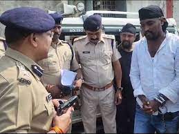 10 महीने से फ्रिज में रखी थी पिंकी की लाश, बदबू और बहते खून ने किया लिव इन पार्टनर का खुलासा