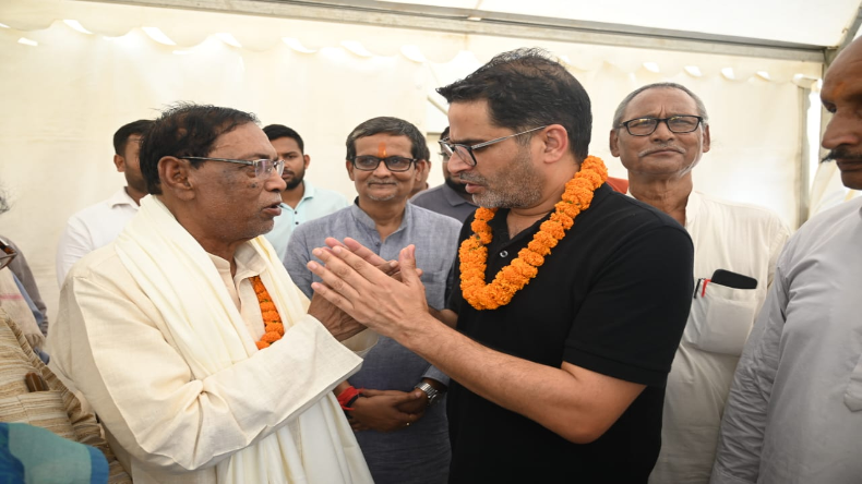 पीके ने फिर कहा तेजस्वी नौवीं फेल, अगर नहीं हैं तो कैमरे के सामने आकर बोल दें कि PHD हैं