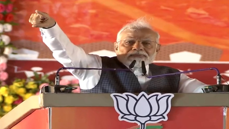 छत्तीसगढ़: जन्मदिन मानाने के लिए छात्राओं ने तोड़े सारे नियम, क्लासरूम में करने लगे दारू पार्टी
