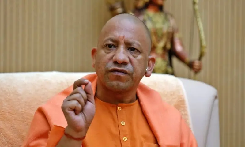 Lucknow Airport: अचानक फ्लाइट कैंसिल होने से नाराज यात्रियों ने लखनऊ एयरपोर्ट पर किया हंगामा