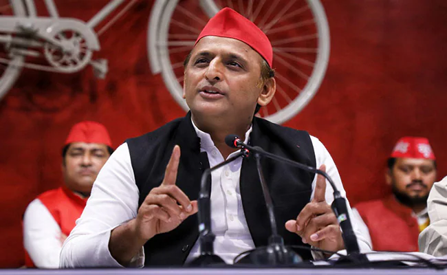 UP Police Exam Cancelled: यूपी पुलिस भर्ती परीक्षा रद्द मामले में अजय राय का भाजपा पर तंज, कही ये बात
