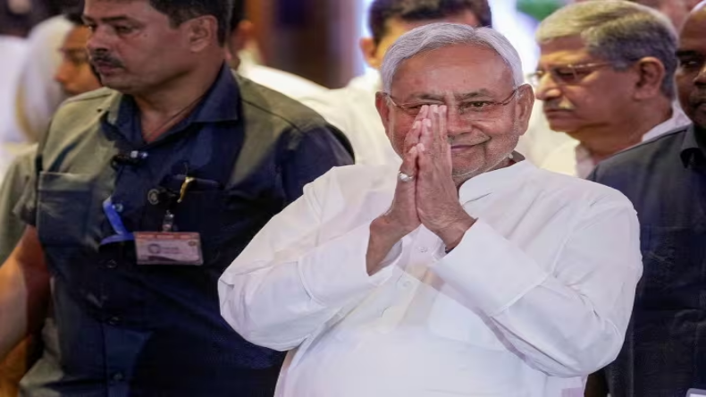 नीतीश के बयान से कांग्रेस में हलचल! खरगे ने बिहार सीएम को किया फोन