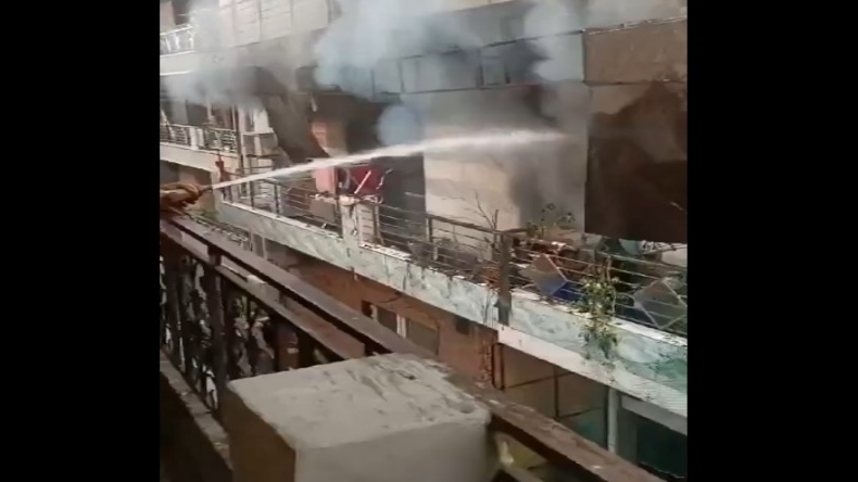 Delhi Fire: दिल्ली पुलिस ट्रेनिंग स्कूल के मालखाने में भीषण आग, मौके पर दमकल की 5 गाड़ियां