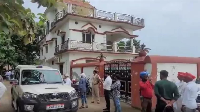 शादी में बारातियों को मछली न मिलने पर दूल्हे ने दुल्हन को जड़ दिया थप्पड़, फिर जो हुआ…