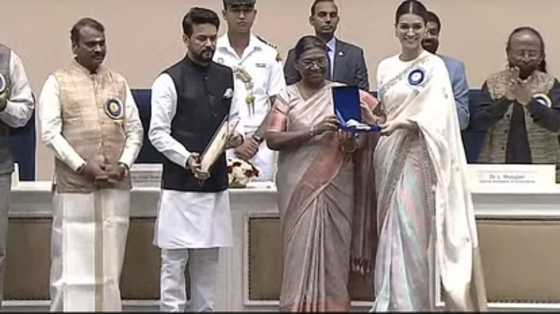 Shahid Kapoor: डांस के किंग बनकर लौटे शाहिद कपूर, ‘लाल पीली अंखियां’ गाने का टीजर हुआ रिलीज