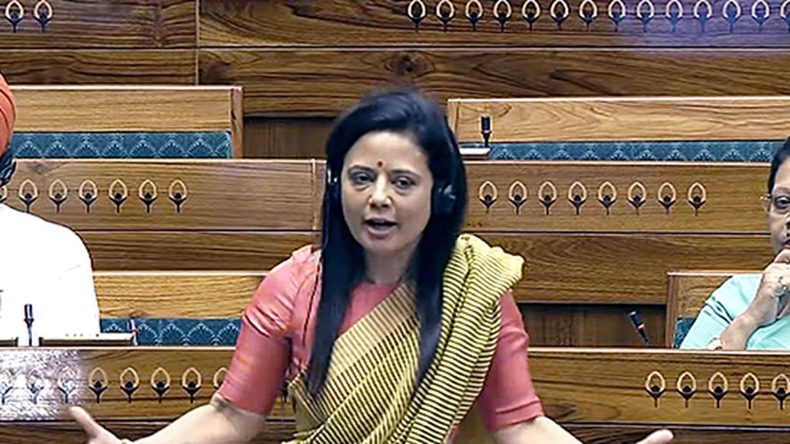 Cash For Query Case: कैश फॉर क्वेरी मामले में आचार समिति की बैठक आज, महुआ मोइत्रा पर हो सकती है कार्रवाई