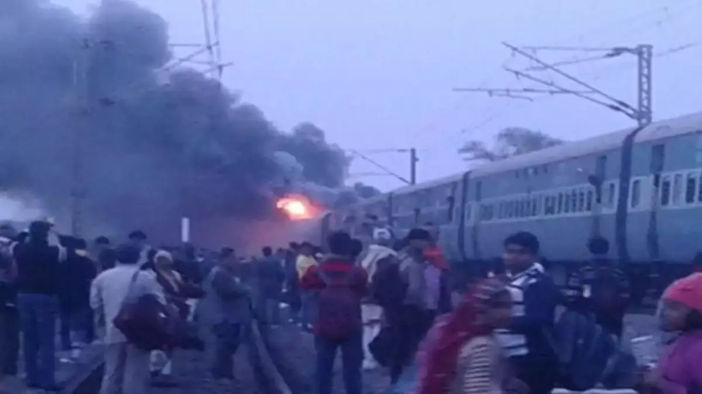 उत्तर प्रदेश: आगरा पुलिस ने 18 वर्षीय लापता किशोरी को राजस्थान से ढूंढा, परिवार को सौंपा