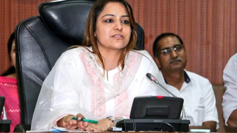 दिल्ली: अवैध निर्माण पर एमसीडी की बड़ी कार्रवाई, 440 अवैध निर्माणों पर चला बुलडोजर