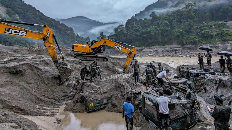 सिक्किम में बारिश का सितम, बाढ़ में बहे सैकड़ों घर, 6 लोगों की मौत