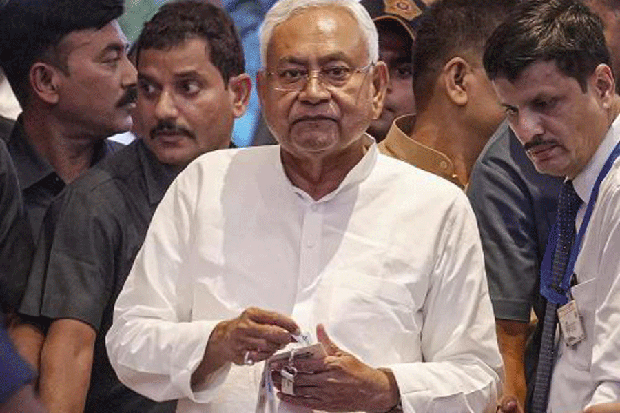 नीतीश के बयान से कांग्रेस में हलचल! खरगे ने बिहार सीएम को किया फोन