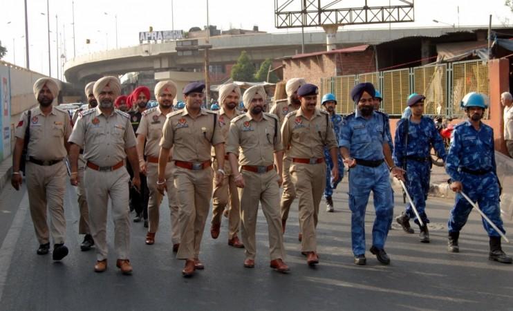 Jammu and Kashmir terrorist: आंतकियों ने रिटायर्ड SSP की गोली मारकर हत्या, 4 दिनों में तीसरी आतंकी घटना सामने आई