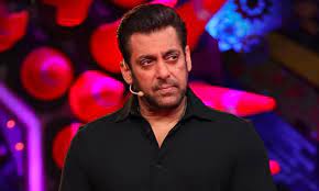 Bigg Boss 17: अनुराग डोभाल ने मेकर्स पर साधा निशाना , बिग बॉस ने यूट्यूबर को ताबड़तोड़ जवाब देते हुए कहा….