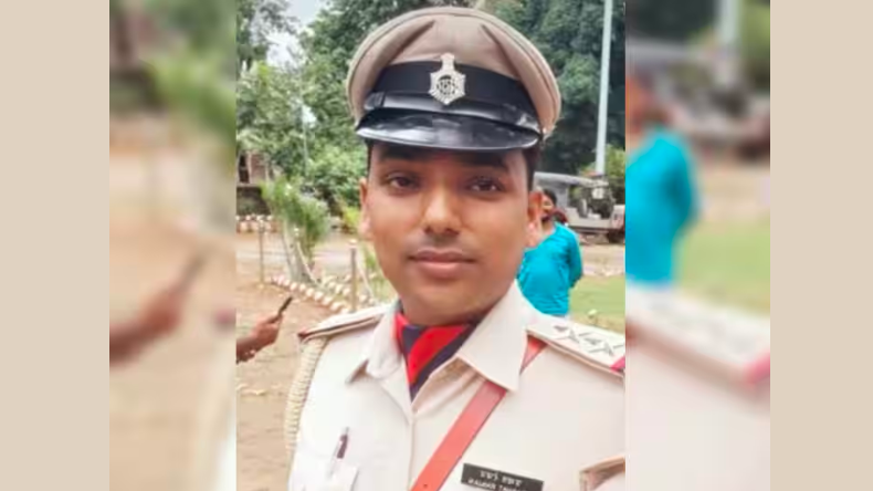 Blast in Train: वलसाड एक्सप्रेस में आग बुझाने वाला सिलेंडर फटा, RPF कांस्टेबल की हुई मौत