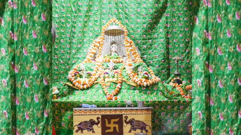 Ayodhya Ram Mandir: राम मंदिर का मुख्य पुजारी कौन है? जानें उनके जीवन के बारे में