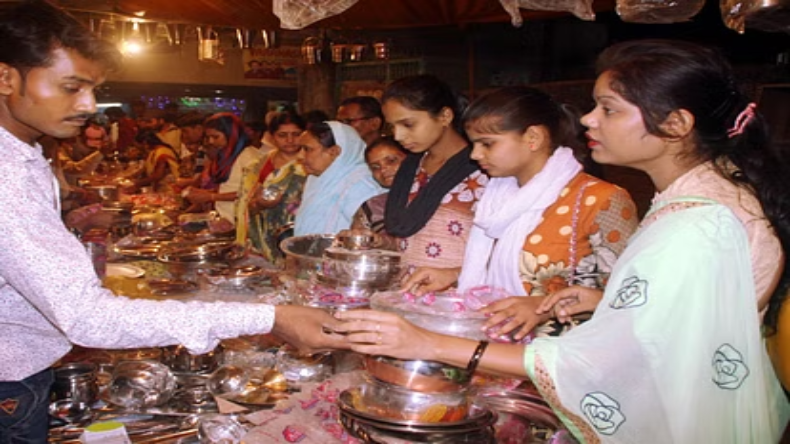 Dhanteras 2023: धनतेरस में देवी-देवताओं की पूजा के माध्यम से सुख, समृद्धि और स्वास्थ्य का आह्वान
