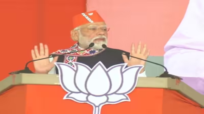 PM Modi Speech: ’10 साल पहले देश में आराजकता थी’, राजस्थान से पीएम मोदी ने कांग्रेस पर साधा निशाना