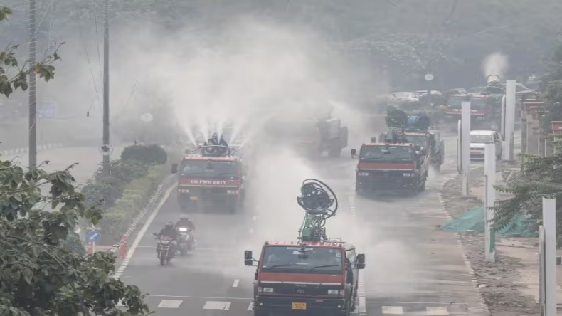 दिल्ली में रात का तापमान बेहद कम, ठंड से कांप रहे लोग, क्या पर्थ में बारिश बिगाड़ देगी पहले दिन का खेल?