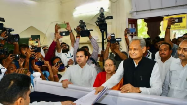 OSD Lokesh Sharma: गहलोत ने पार्टी के साथ किया धोखा, राजस्थान में CM के OSD ने लगाए आरोप