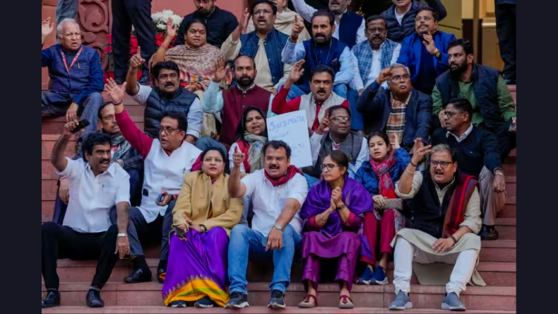 चौधरी चरण सिंह को भारत रत्न मिलने पर संसद में घमासान, कांग्रेस सांसद बोले- सर्वोच्च सम्मान के लिए सौदेबाजी