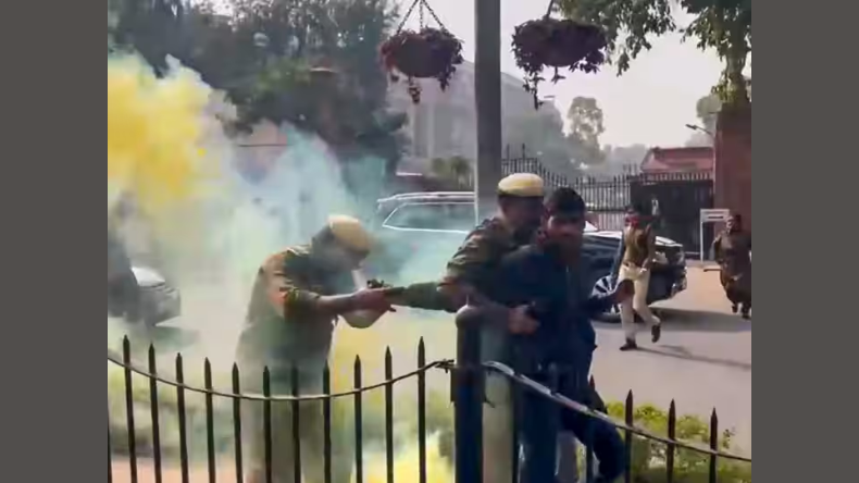 चौधरी चरण सिंह को भारत रत्न मिलने पर संसद में घमासान, कांग्रेस सांसद बोले- सर्वोच्च सम्मान के लिए सौदेबाजी