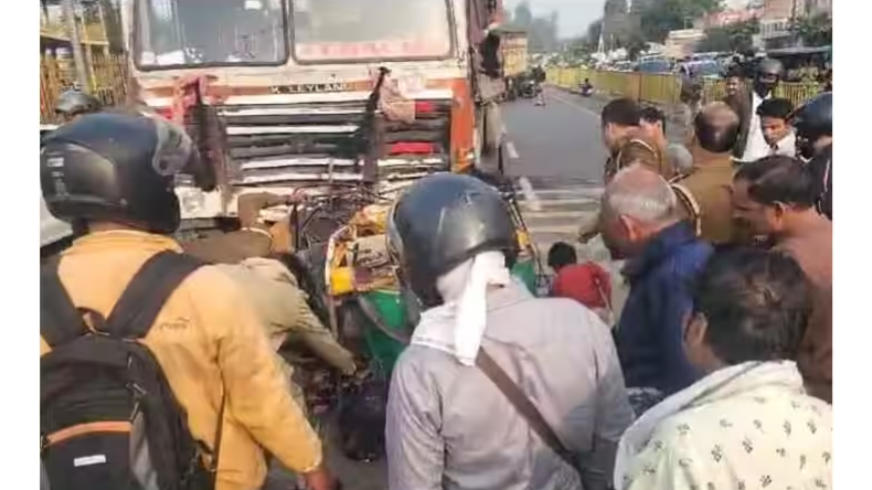 उत्तर प्रदेश: आगरा पुलिस ने 18 वर्षीय लापता किशोरी को राजस्थान से ढूंढा, परिवार को सौंपा