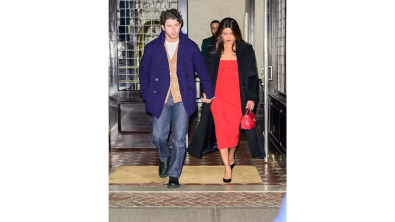 Priyanka Chopra At Ayodhya: राम लला के दर्शन के लिए परिवार संग अयोध्या पहुंची प्रियंका चोपड़ा