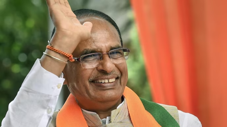 Election: भाजपा आलाकमान को संदेश देने में जुटे शिवराज, लगातार जा रहे हैं जनता के बीच