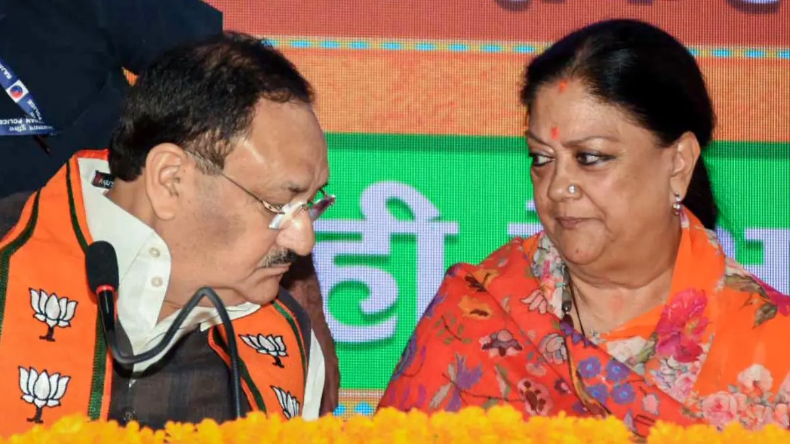Vasundhara Raje: दिल्ली पहुंची वसुंधरा राजे, आलाकमान के साथ बैठक में सीएम पद पर चर्चा संभव