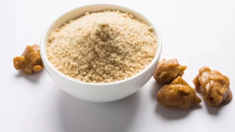 Hing Benefits: सर्दी-जुकाम में लाभदायक हींग, जानें इस्तेमाल करने के और भी फायदे