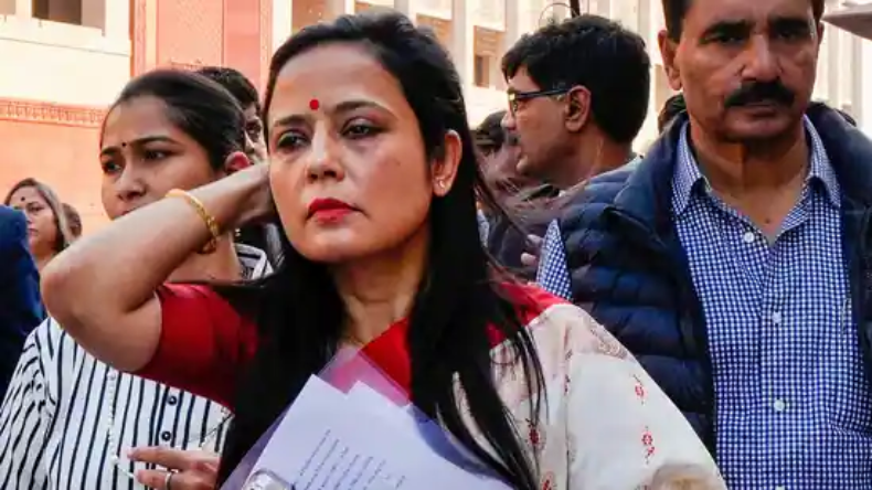Mahua moitra: महुआ मोइत्रा को सुप्रीम कोर्ट से झटका, खाली करना पड़ा सरकारी आवास